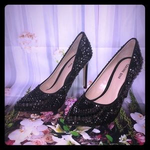 NWT Gianni Bini black heels